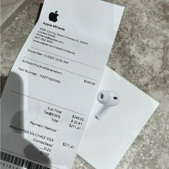 Apple White Wireless Earbuds